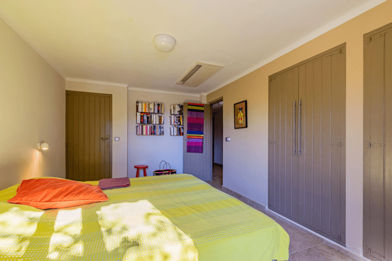 Chalet en venta en Camp d'esports, Lérida con piscina y 3 habitaciones