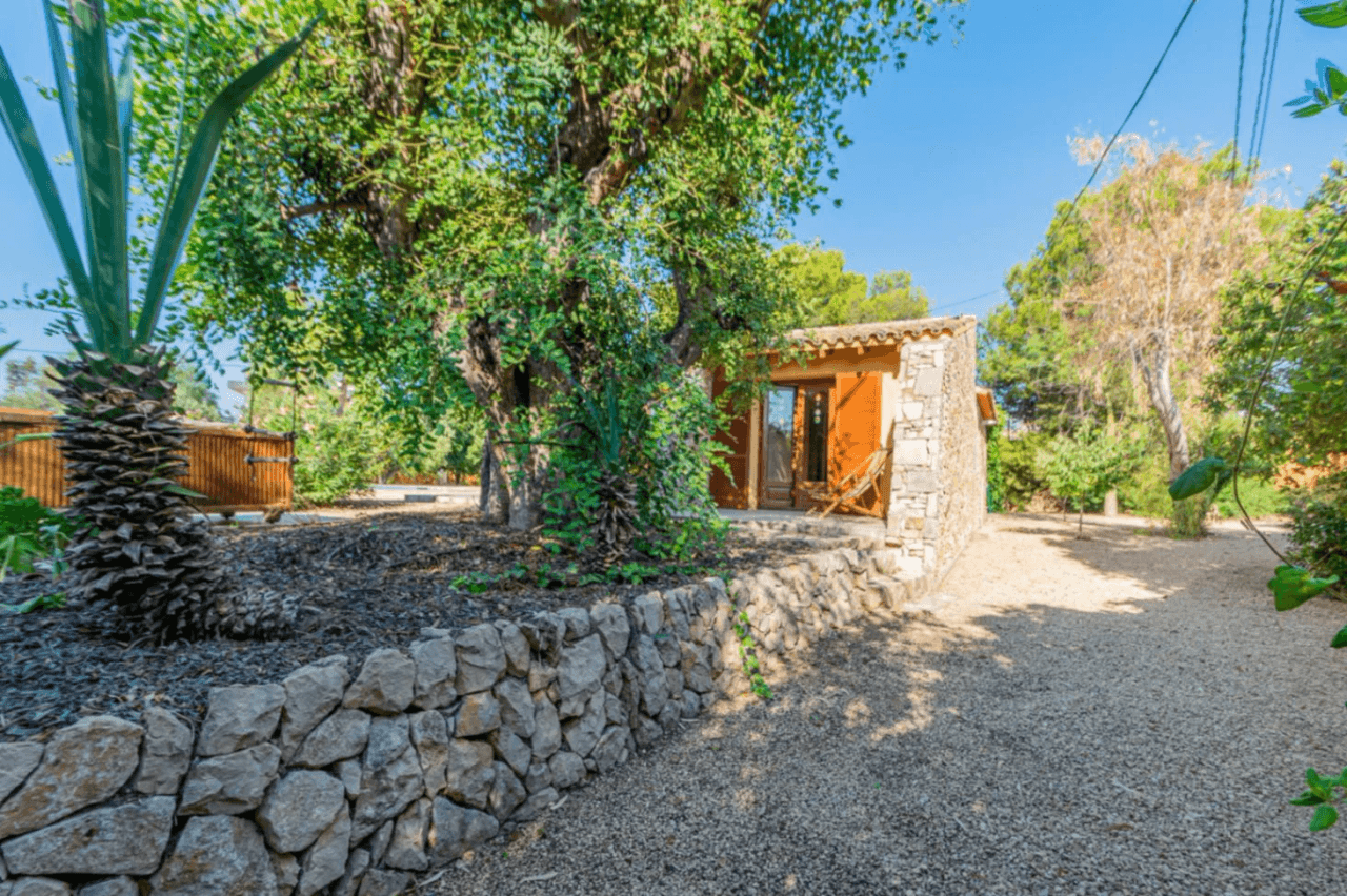 Chalet en venta en Camp d'esports, Lérida con piscina y 3 habitaciones