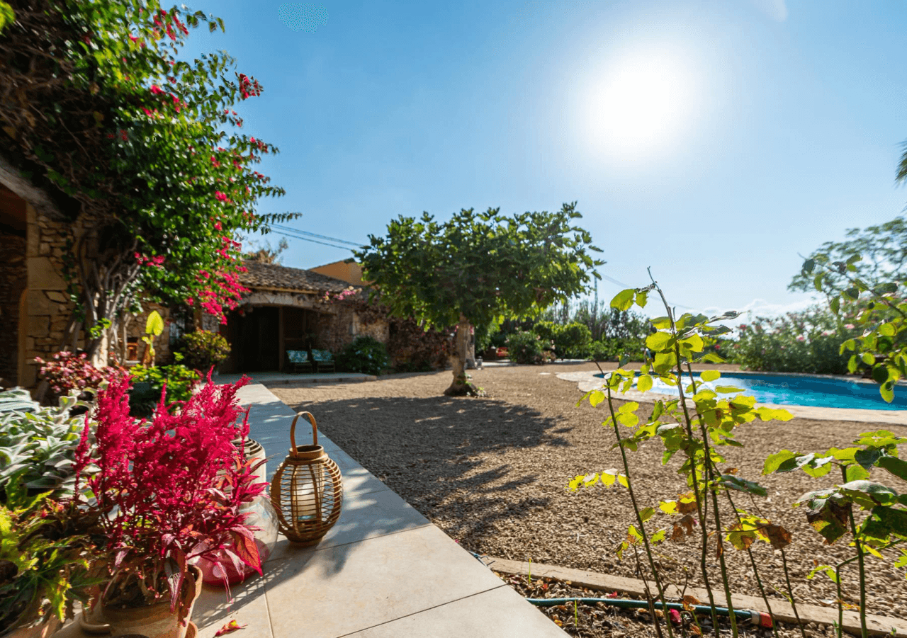 Chalet en venta en Camp d'esports, Lérida con piscina y 3 habitaciones