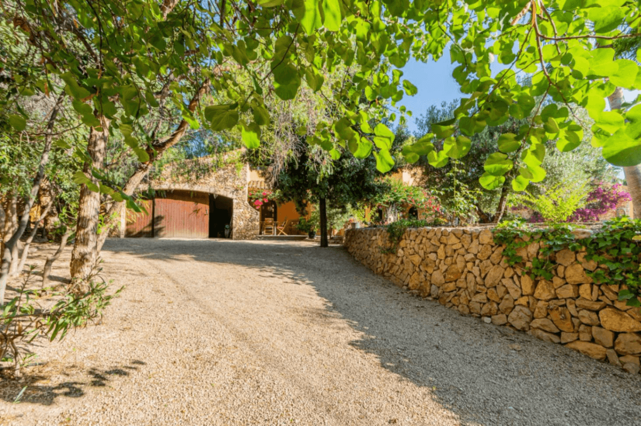 Chalet en venta en Camp d'esports, Lérida con piscina y 3 habitaciones